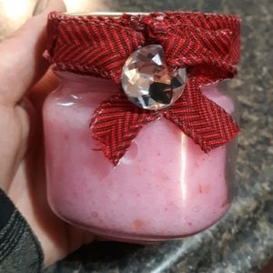Peppermint sugar scrub